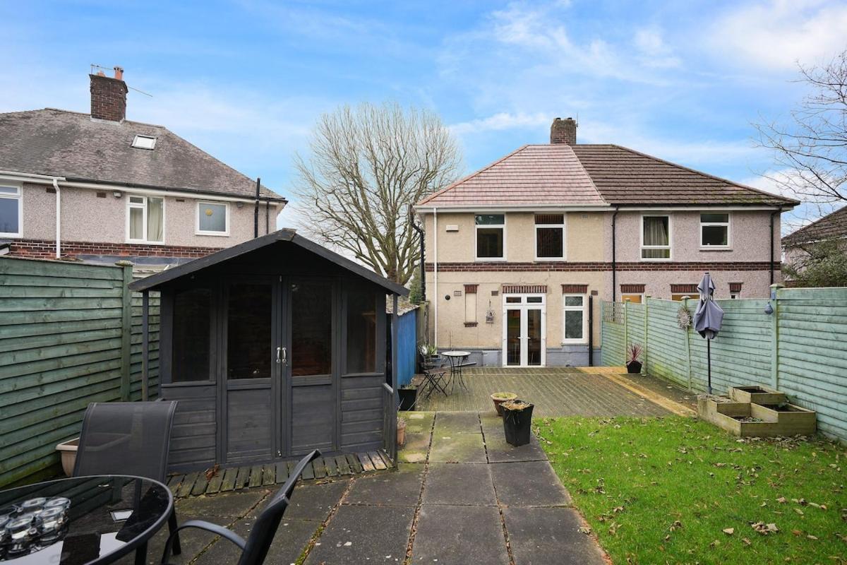Apartment Large 3 Bed Home, Wisewood, Free Parking, Great For Groups - Hosted By Host Save *